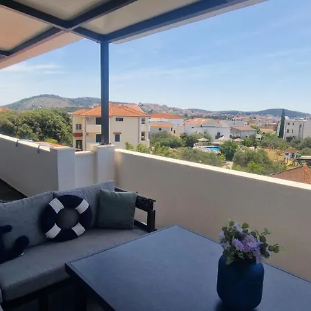 Aparthotel Cvita 4*
